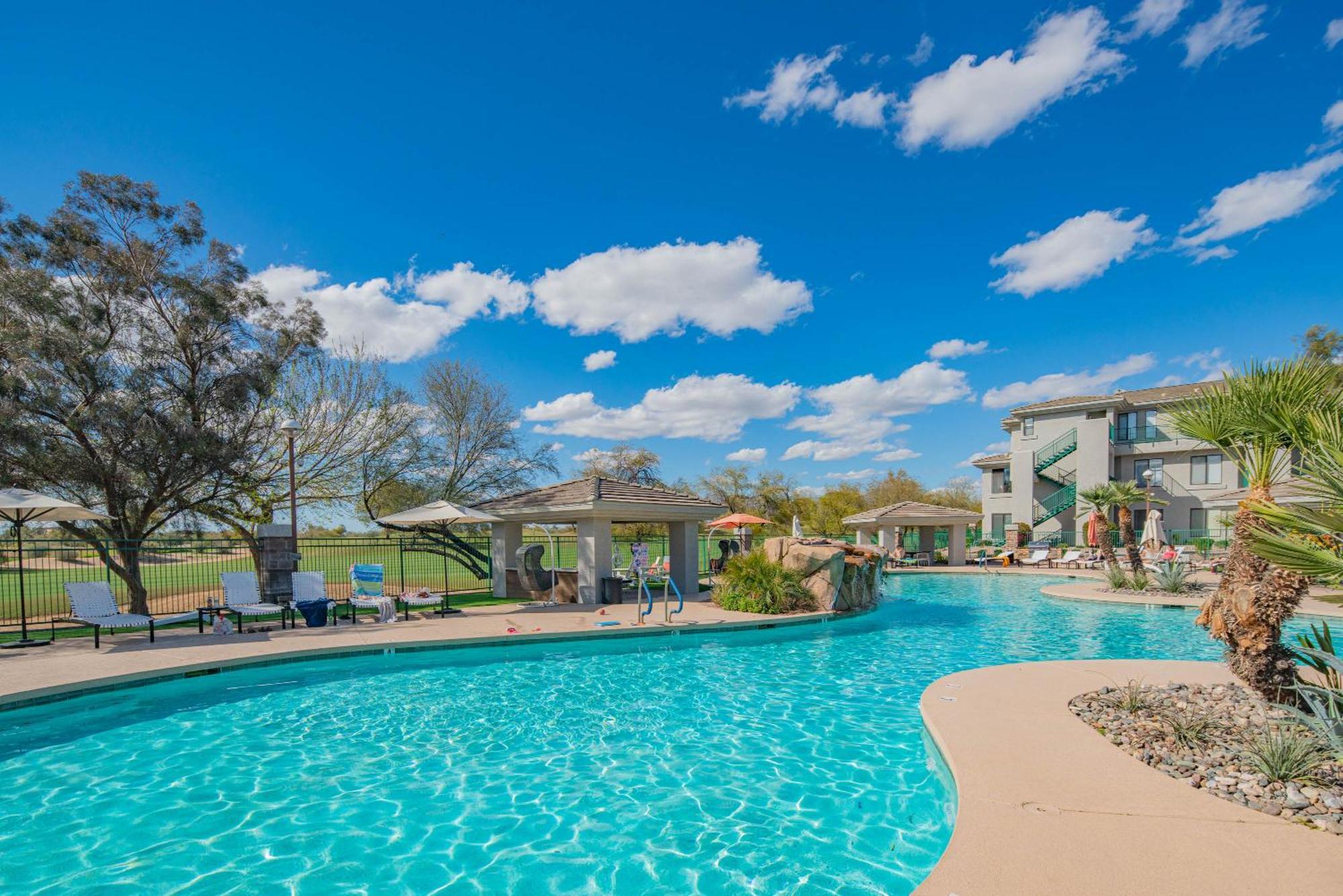 Walkout Patio-views -walk To Upscale Shops &dining - 170 Scottsdale